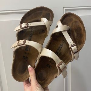 Cream Toe Strap Birkenstock’s Size 39.